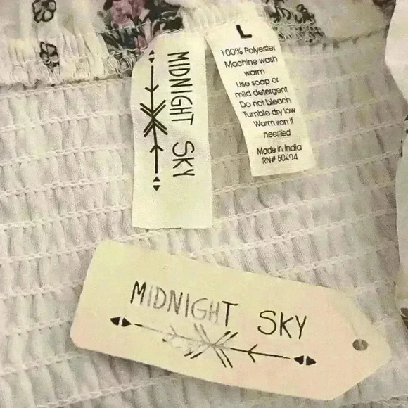 Midnight Sky Nwts Size Large Women's Floral Bell Tiered Sleeve Ruffle Blouse. - Picture 6 of 6